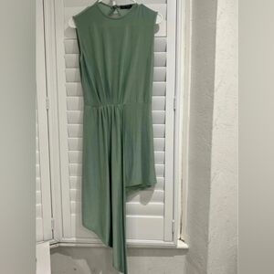 Elegant Green Sleeveless Dress